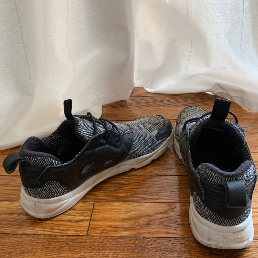 Sneakers - Picture 3 of 3
